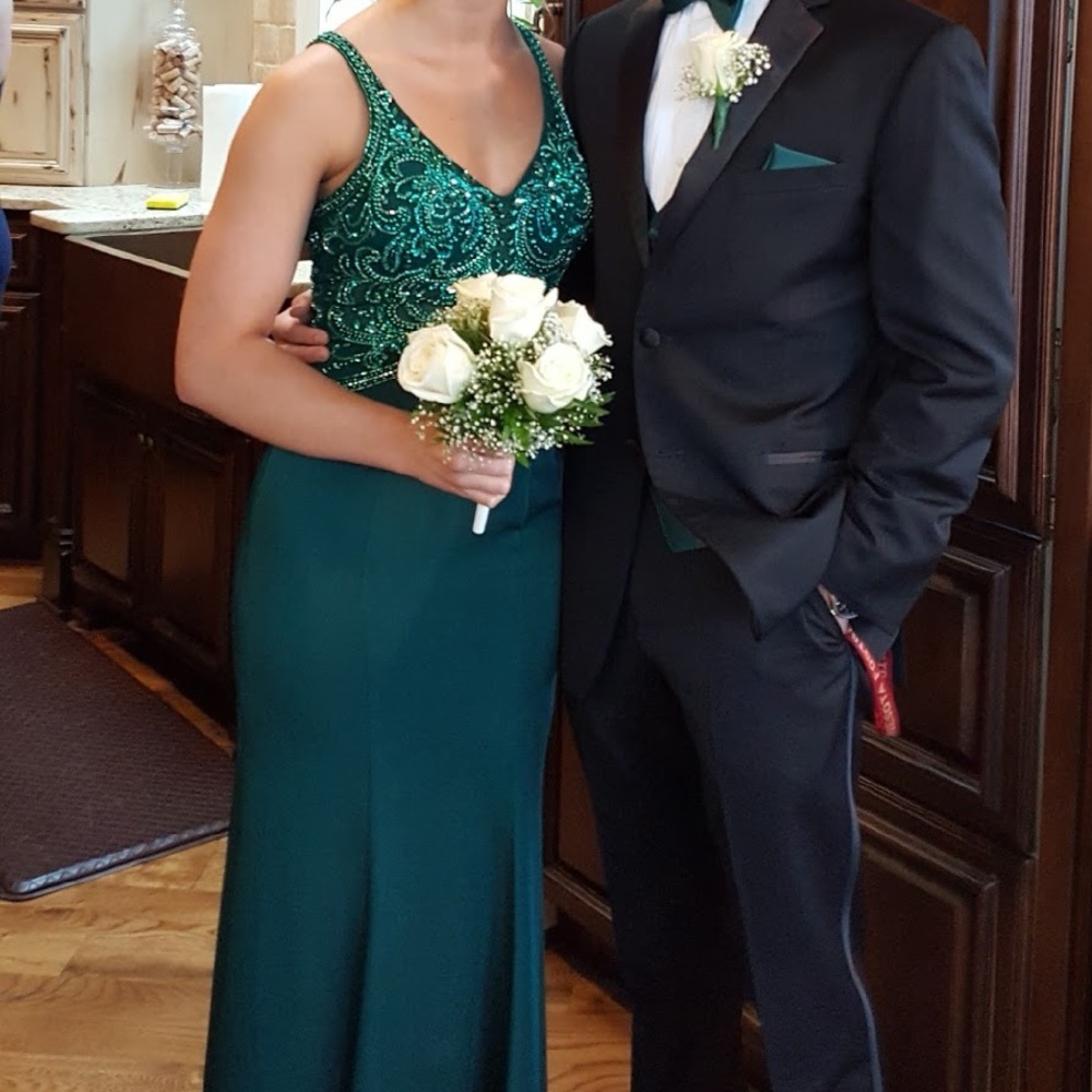 ONE OF A KIND LA FEMME x GIGI  EMERALD EVENING GOWN (SIZE 2)